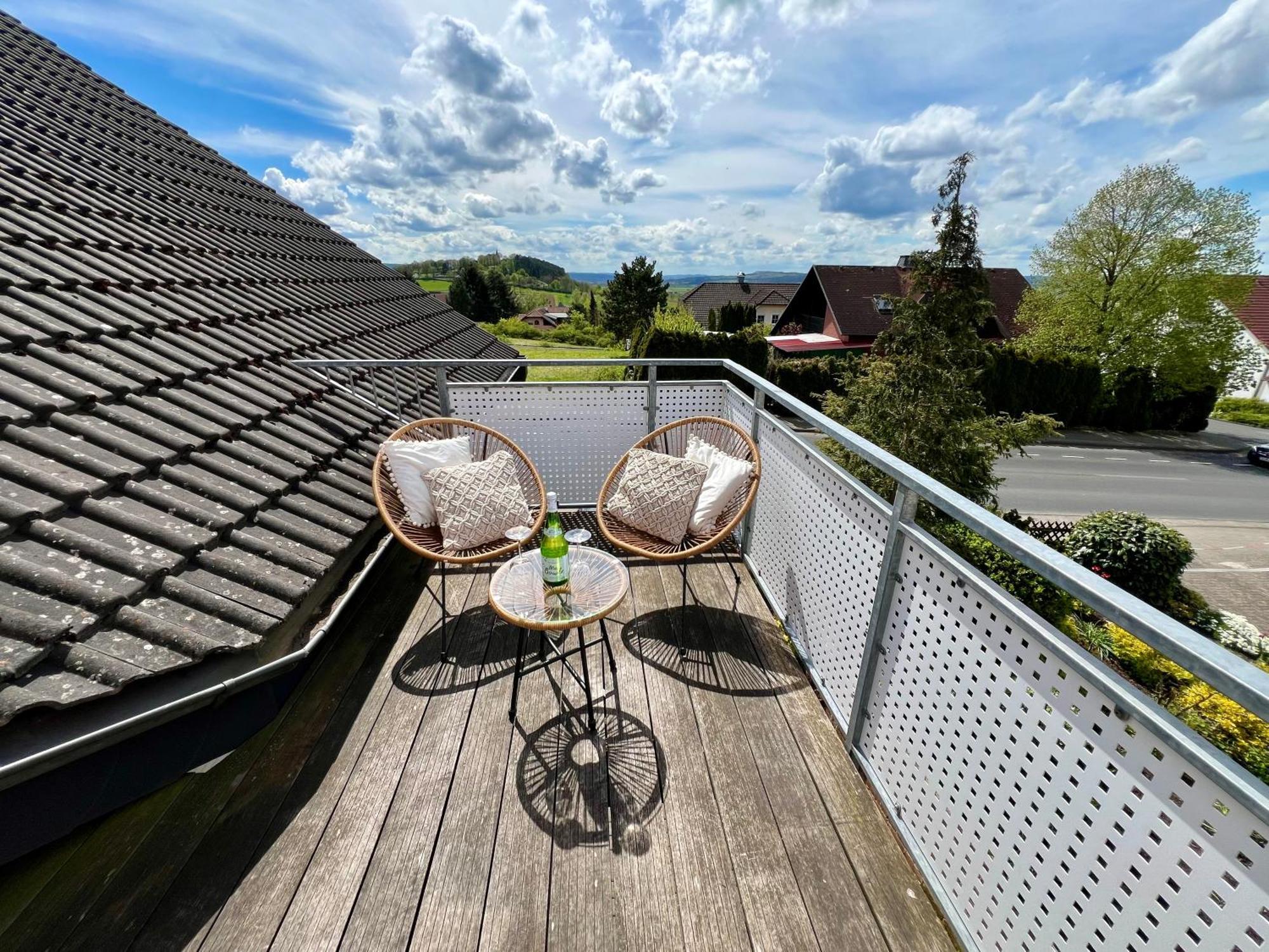 Stadtoase Mit Flair - Whirlpool, Balkon, 2xparkplaetze, Highspeed Wlan Appartement Fulde
