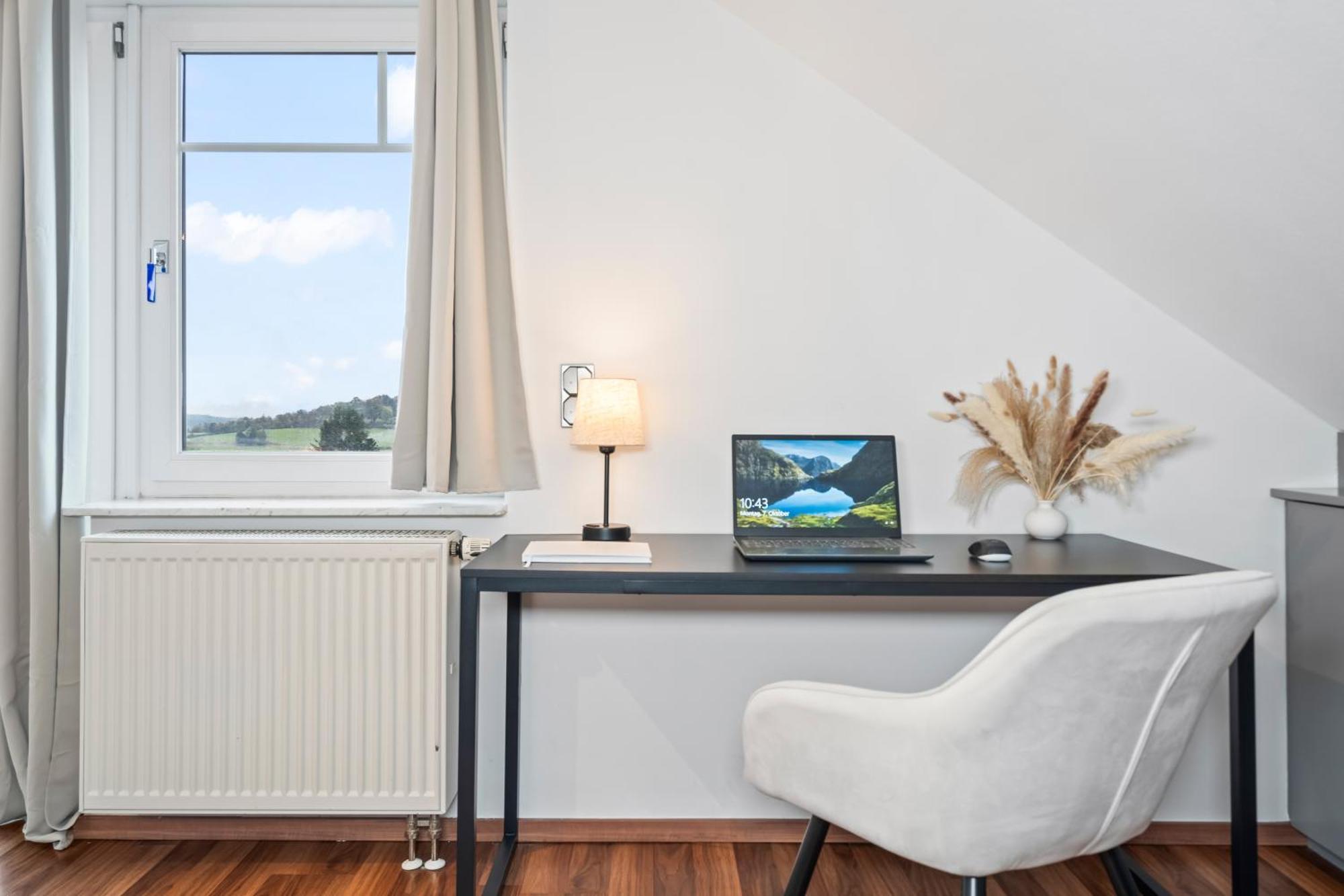 Stadtoase Mit Flair - Whirlpool, Balkon, 2xparkplaetze, Highspeed Wlan * Fulde