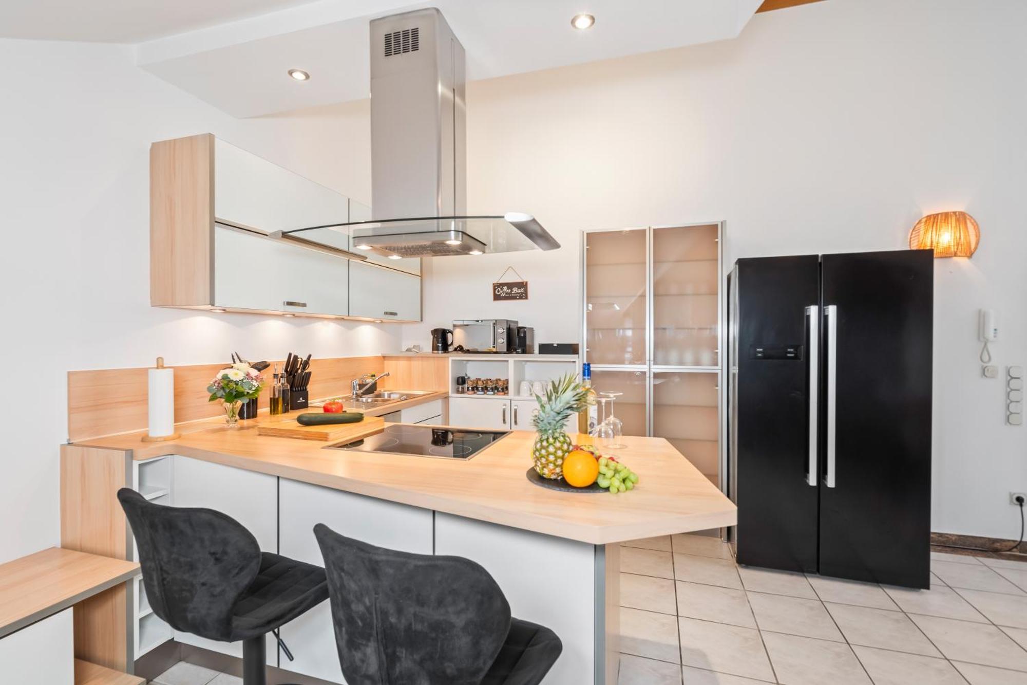 Stadtoase Mit Flair - Whirlpool, Balkon, 2xparkplaetze, Highspeed Wlan Appartement